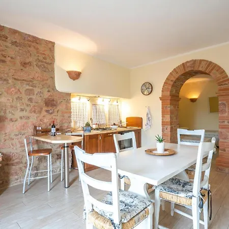 Flora House 3 *